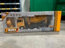 UNUSED TOY ENGINEERING WHEEL DRIVE 8 CHANNEL REMOTE MIXING TRUCK