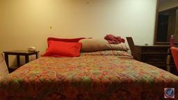 King Size Bed Incl. Headboard, Frame, Box Springs, Mattress, Bedding