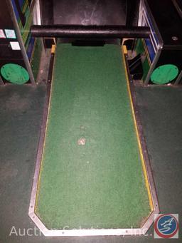 Putt Championship Edition Golf Arcade Game with Intercard Reader Serial No. Put-01092 No Model No.