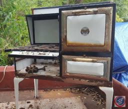 Antique Coles Hot Blast Propane Powered Enameled Stove