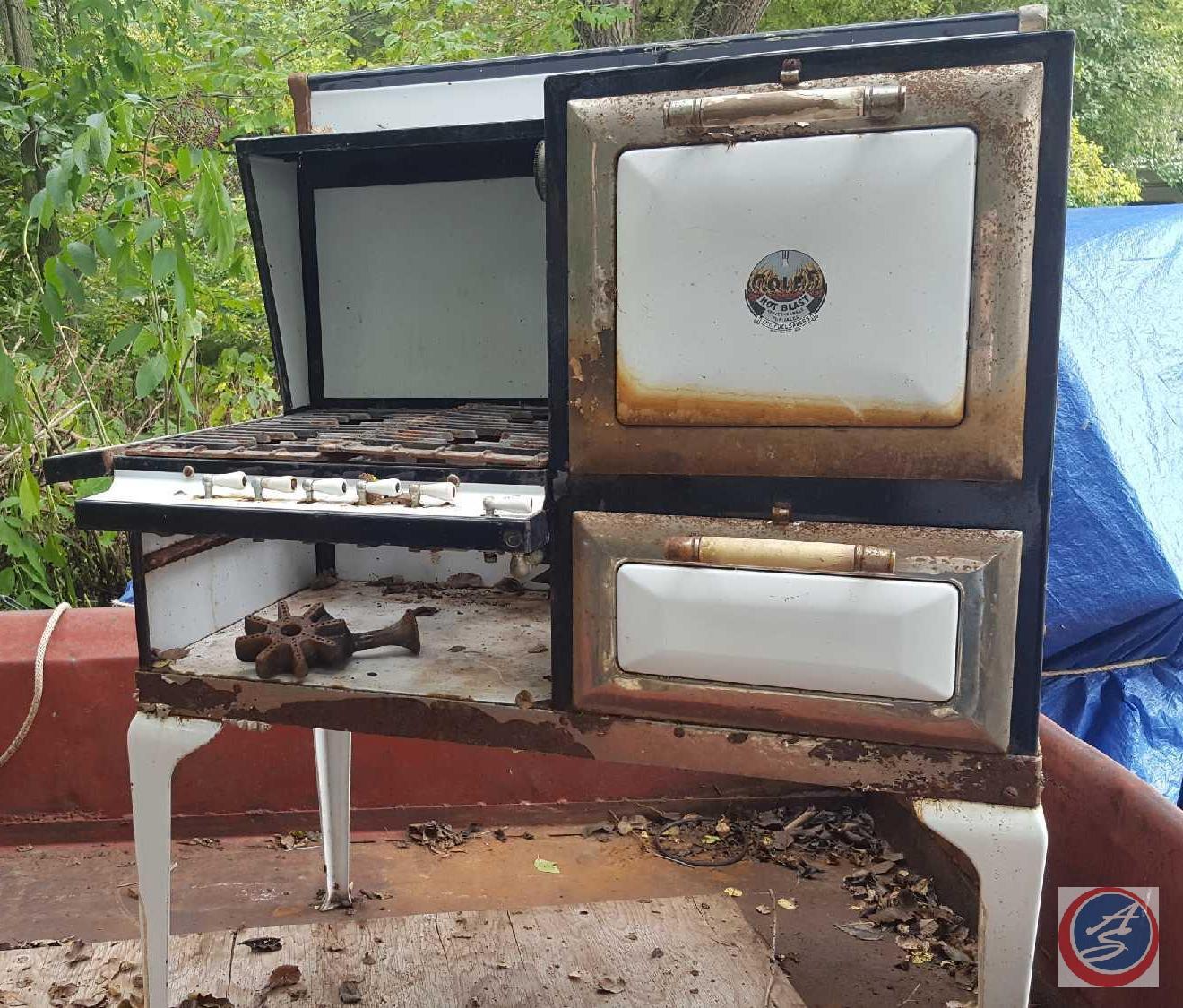 Antique Coles Hot Blast Propane Powered Enameled Stove