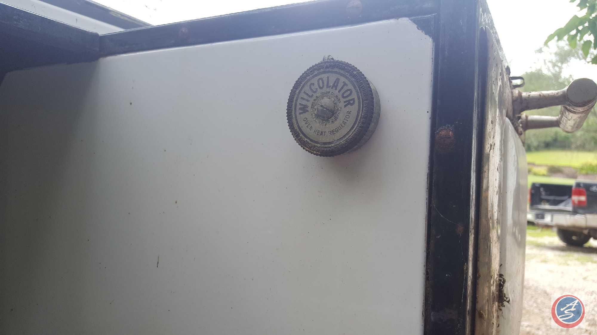 Antique Coles Hot Blast Propane Powered Enameled Stove