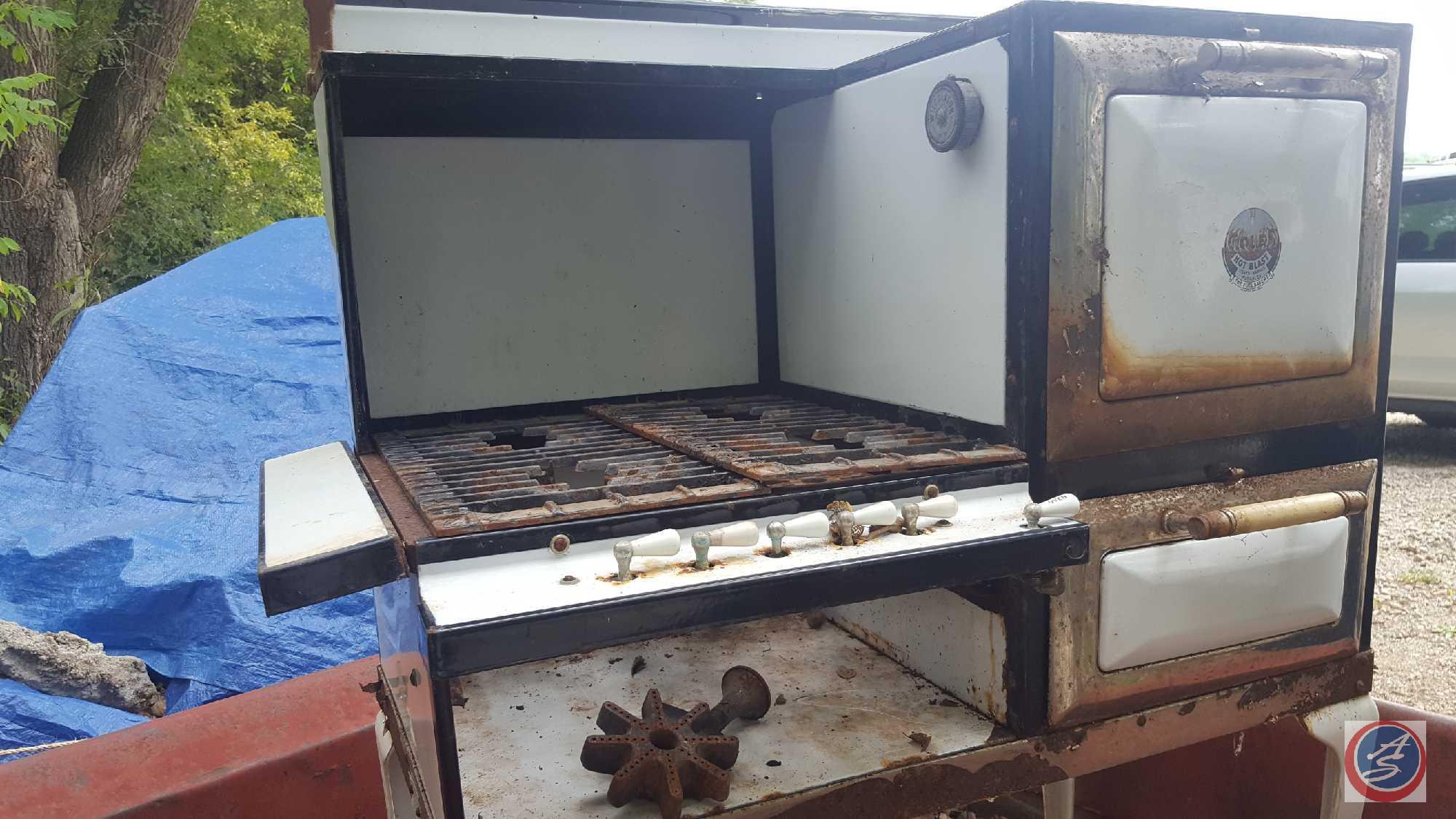 Antique Coles Hot Blast Propane Powered Enameled Stove