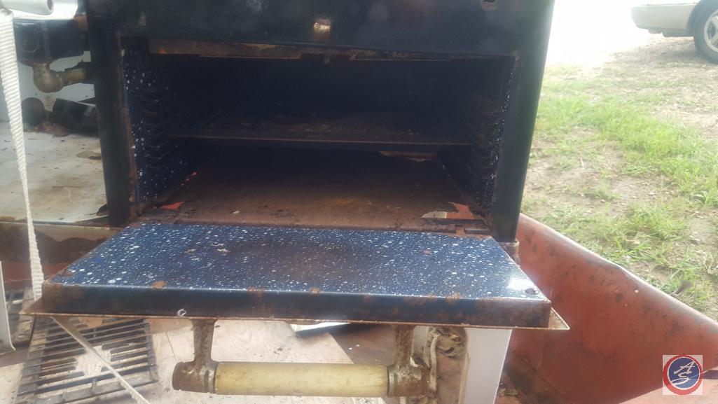 Antique Coles Hot Blast Propane Powered Enameled Stove