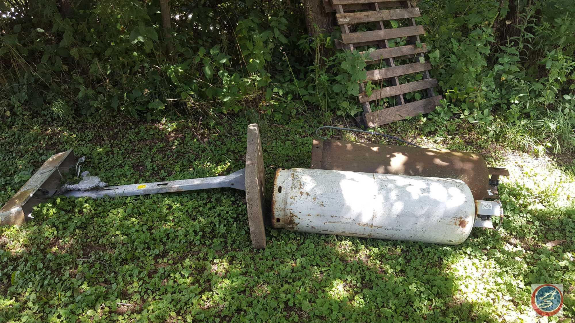 Propane Diverters and Regulator w/ (2) 100 Lb. Propane Tanks