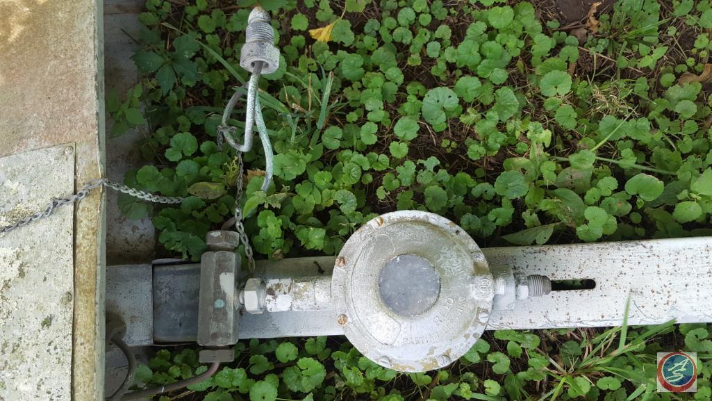 Propane Diverters and Regulator w/ (2) 100 Lb. Propane Tanks