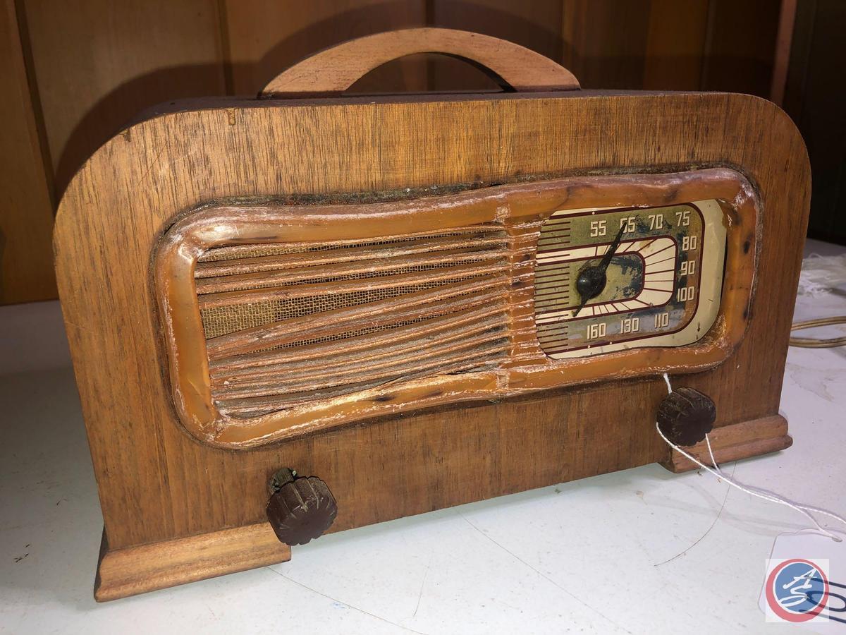 1942 Philco Vintage Portable Tube Radio Model No. 42-PT94