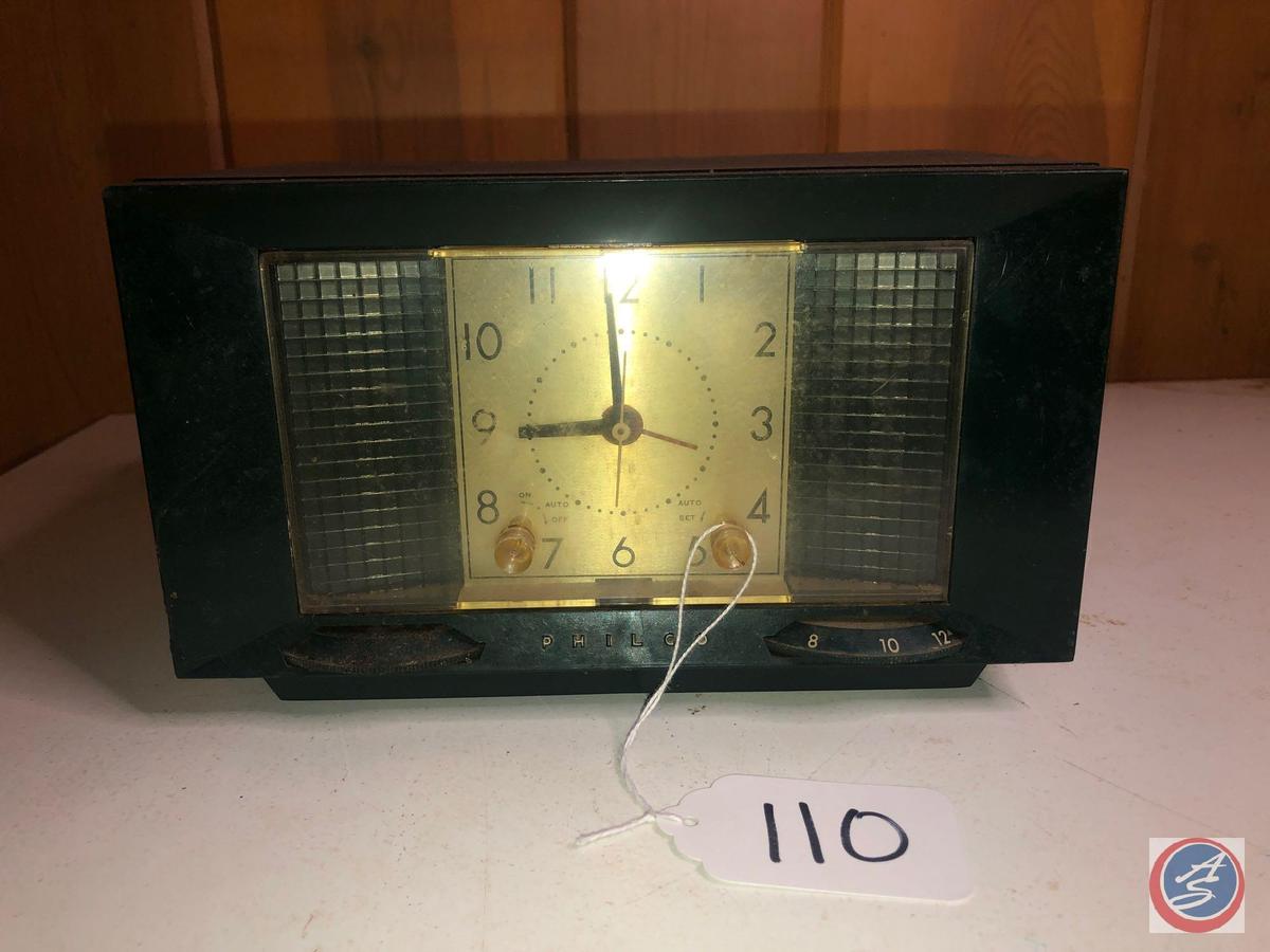 Vintage Philco Portable Clock Radio Model No. C722