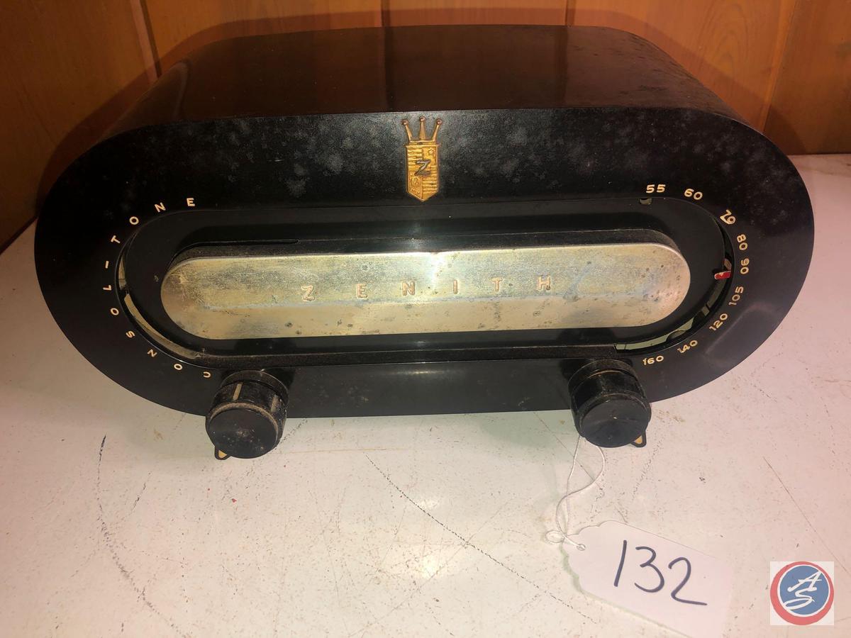 Vintage Zenith Portable Tube Radio Model No. H511Y
