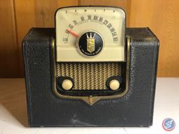 Vintage Zenith Standard Broadcast Radio Model No. G503Y [[MARKED THE ROYALTY OF RADIO]]