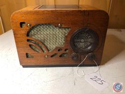 Airline Vintage Portable Tube Radio [[NO MODEL NO. VISIBLE]]