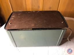 Airline Vintage Portable Tube Radio [[NO MODEL NO. VISIBLE]]