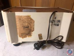 Zenith Vintage Long Distance Radio Model No. H615-WZ