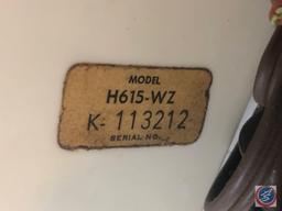 Zenith Vintage Long Distance Radio Model No. H615-WZ