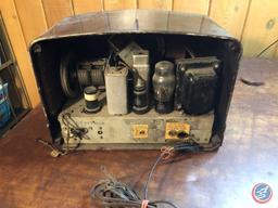 RCA Victor Portable Tube Radio Model No. 5Q55