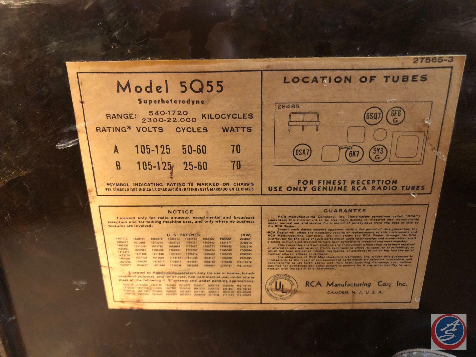 RCA Victor Portable Tube Radio Model No. 5Q55