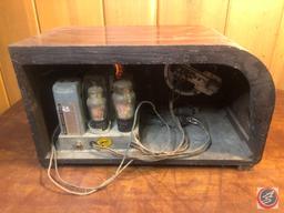 Airline Vintage Portable Tube Radio [[NO MODEL NO. VISIBLE]]