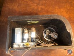 Airline Vintage Portable Tube Radio [[NO MODEL NO. VISIBLE]]
