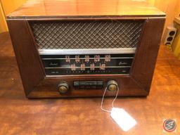1947 General Electric Vintage Standard Broadcast Radio Model No. 221