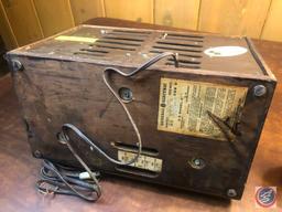 1947 General Electric Vintage Standard Broadcast Radio Model No. 221