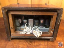 Philco Vintage Transitone Portable Tube Radio Model No. PT-6
