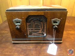 1033 Grunow Vintage Portable Tube Radio Model No. 501