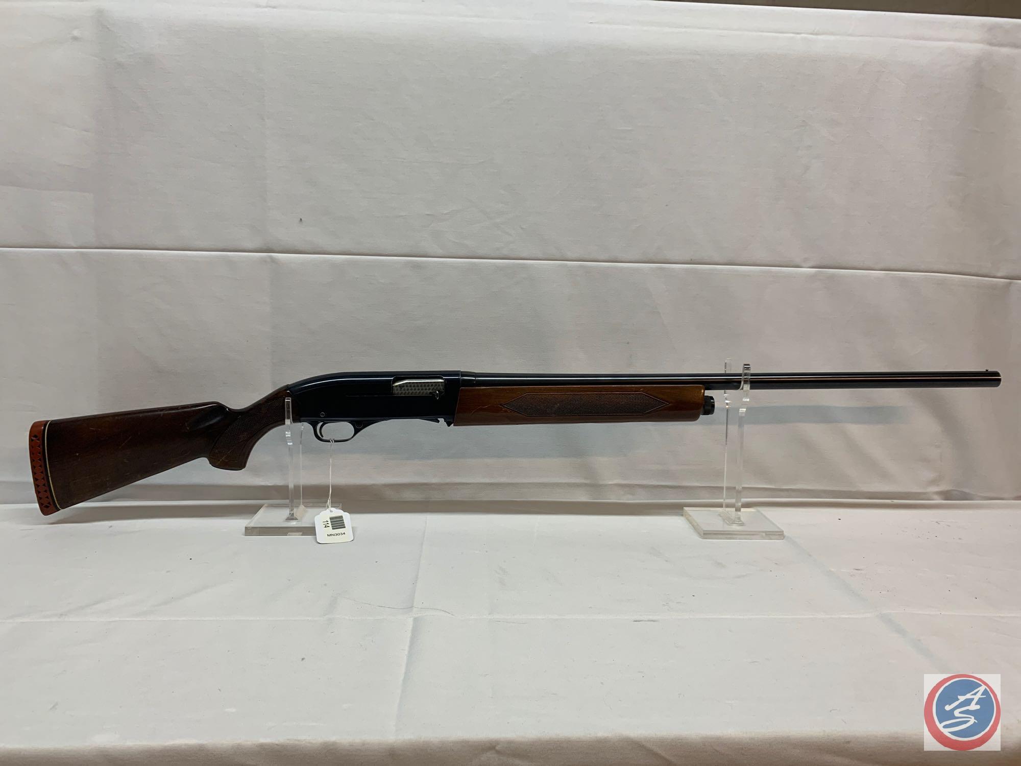 Winchester Model 1400 12 GA Shotgun Semi Auto Shotgun some dings on the stock. Ser # N563829