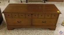 Foot dresser 18 x 44 x 17