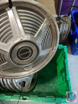 (4) sets of 4 Mustang hub caps