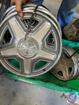 (4) sets of 4 Mustang hub caps