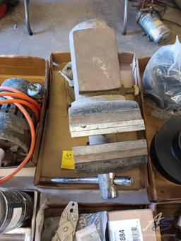 Olympia Tools Table Vise
