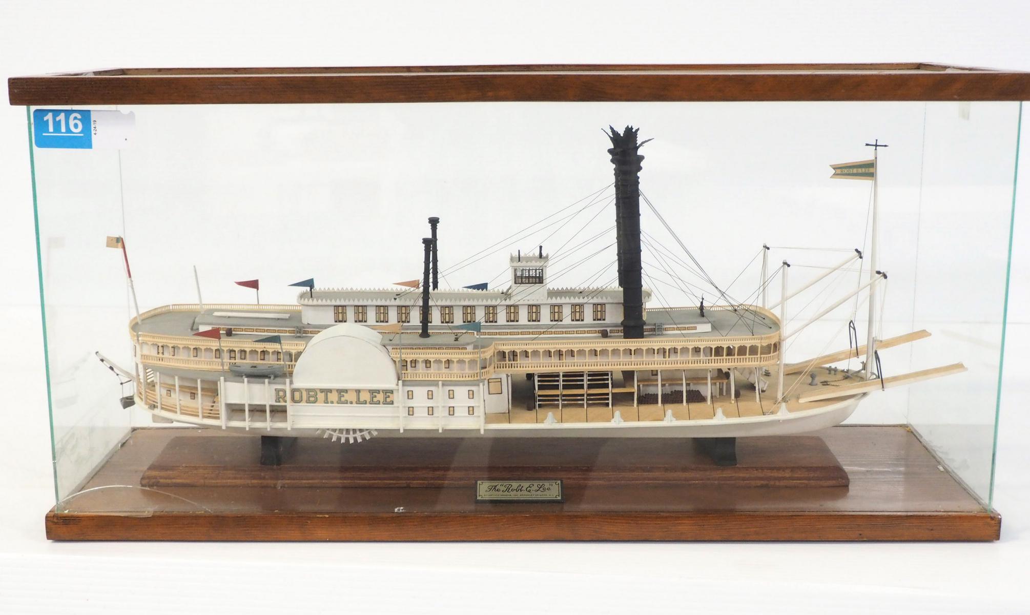 Robert E Lee paddle boat