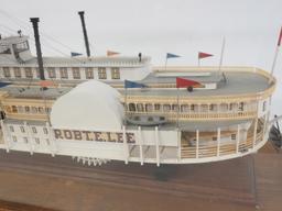Robert E Lee paddle boat