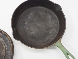 Griswold #9 cast iron skillet & lid