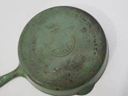 Griswold #9 cast iron skillet & lid