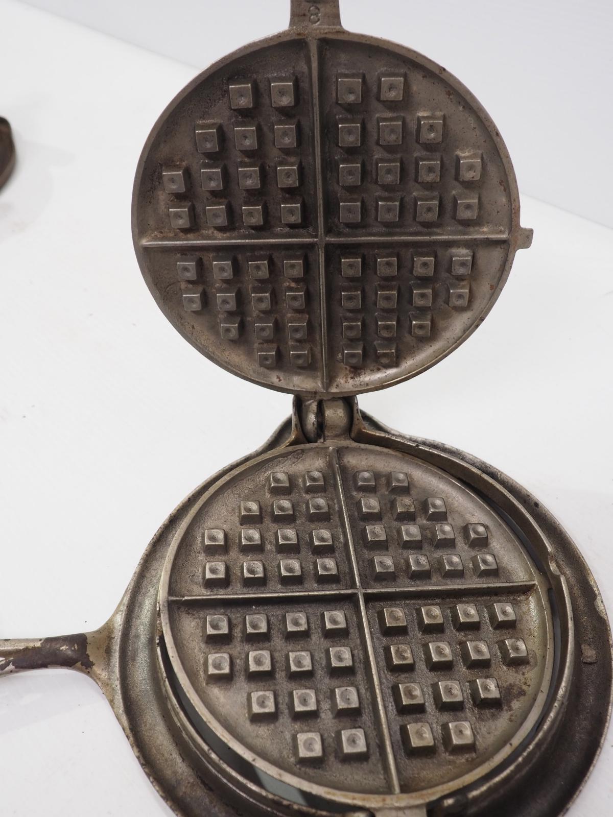 Griswold No.8 waffle iron