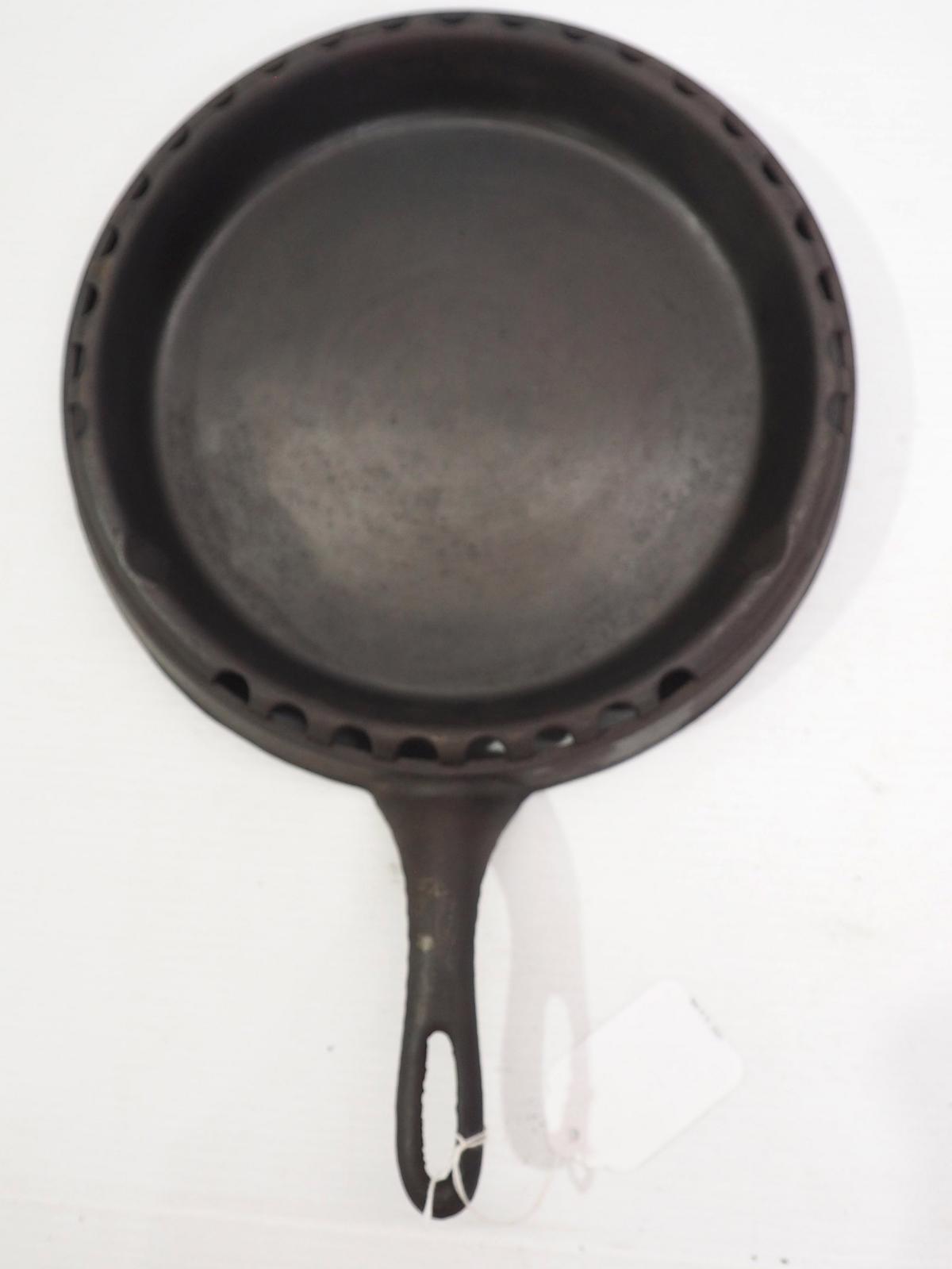 Odorless cast iron No.869 Skillet?