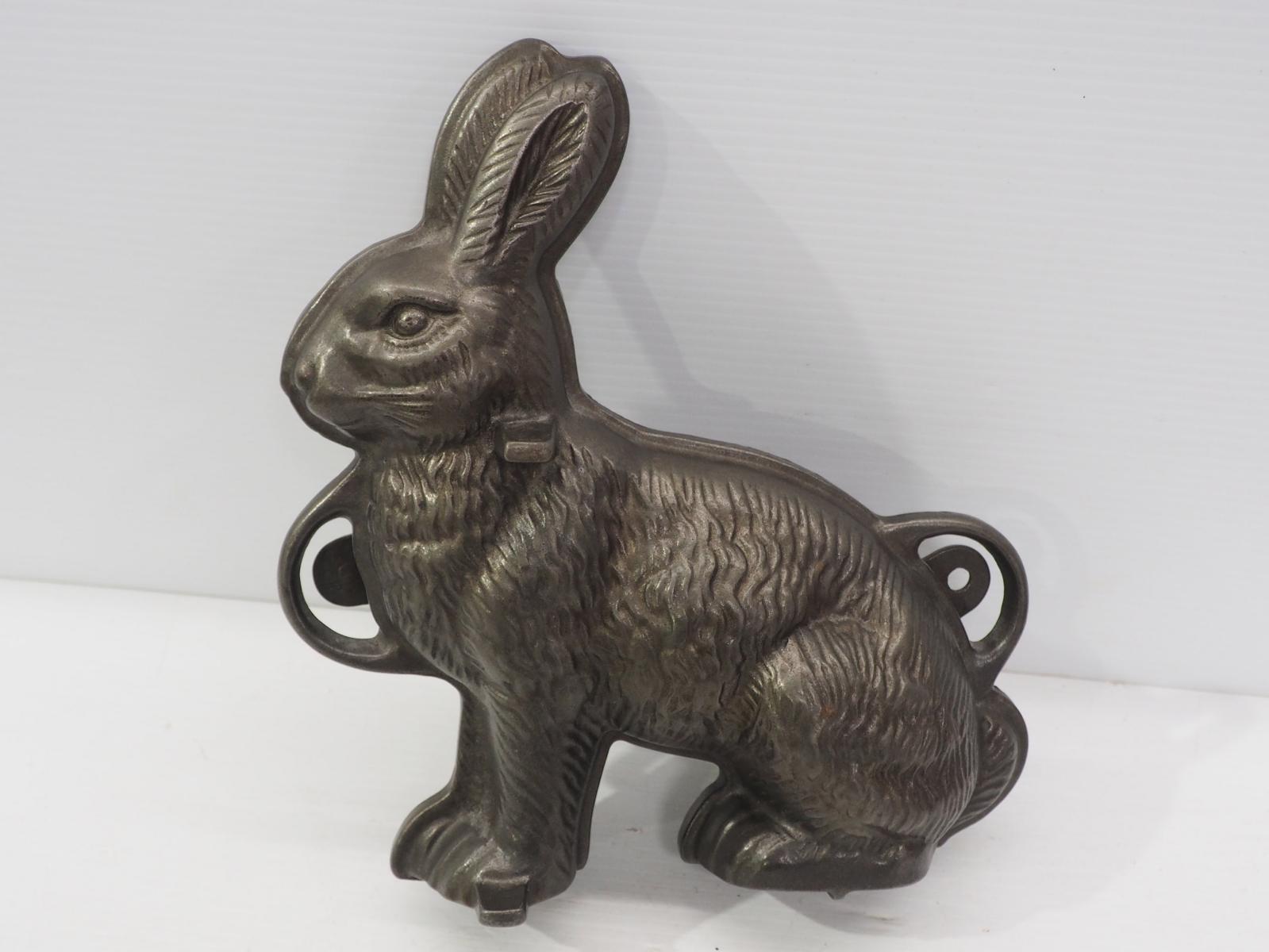 Griswold cast iron Rabbit cake mold