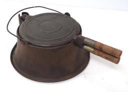 Wagner No.8 cast iron waffle iron