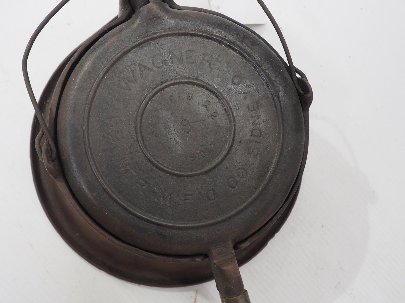 Wagner No.8 cast iron waffle iron