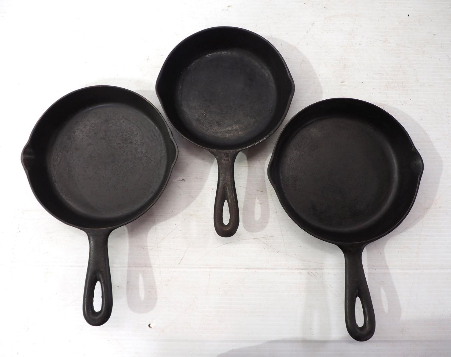 (3) Cast iron skillets