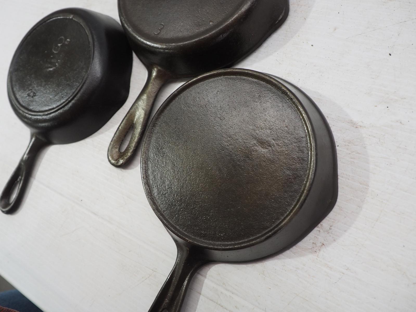 (3) Cast iron skillets