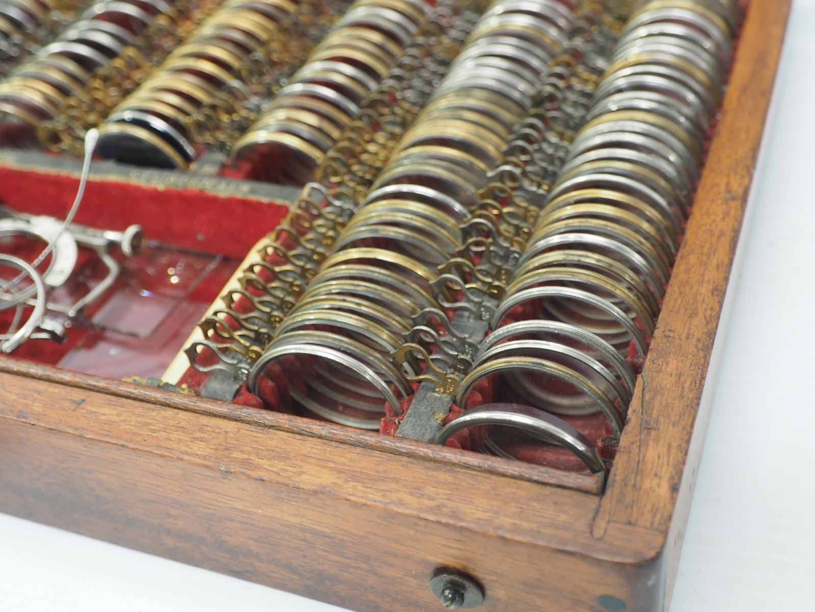 Opthamologist eye glass sample case