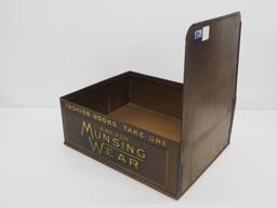 Munsing Wear Product display