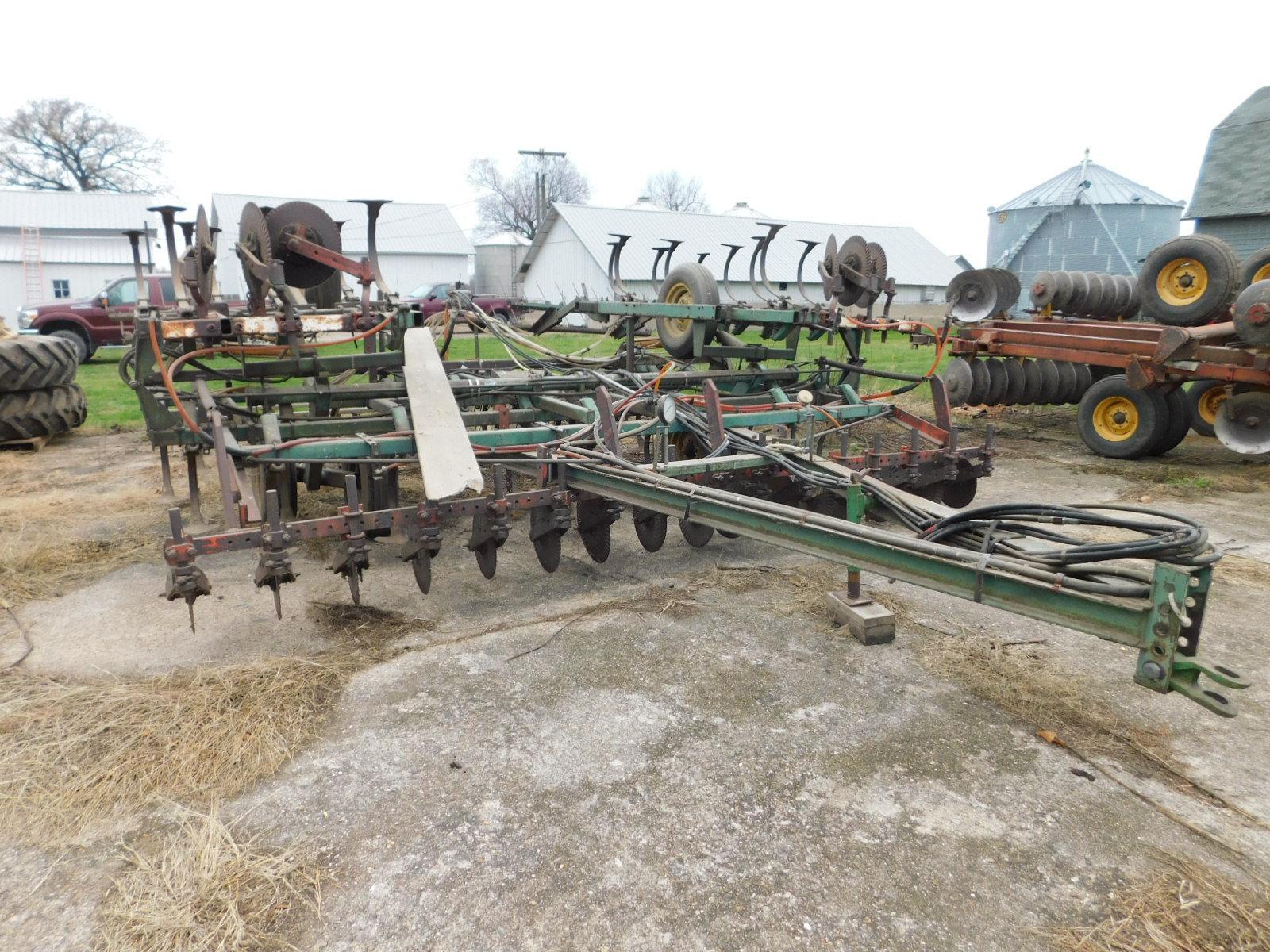 JOHN DEERE 1010 24FT FLAT FOLD FIELD CULTIVATOR