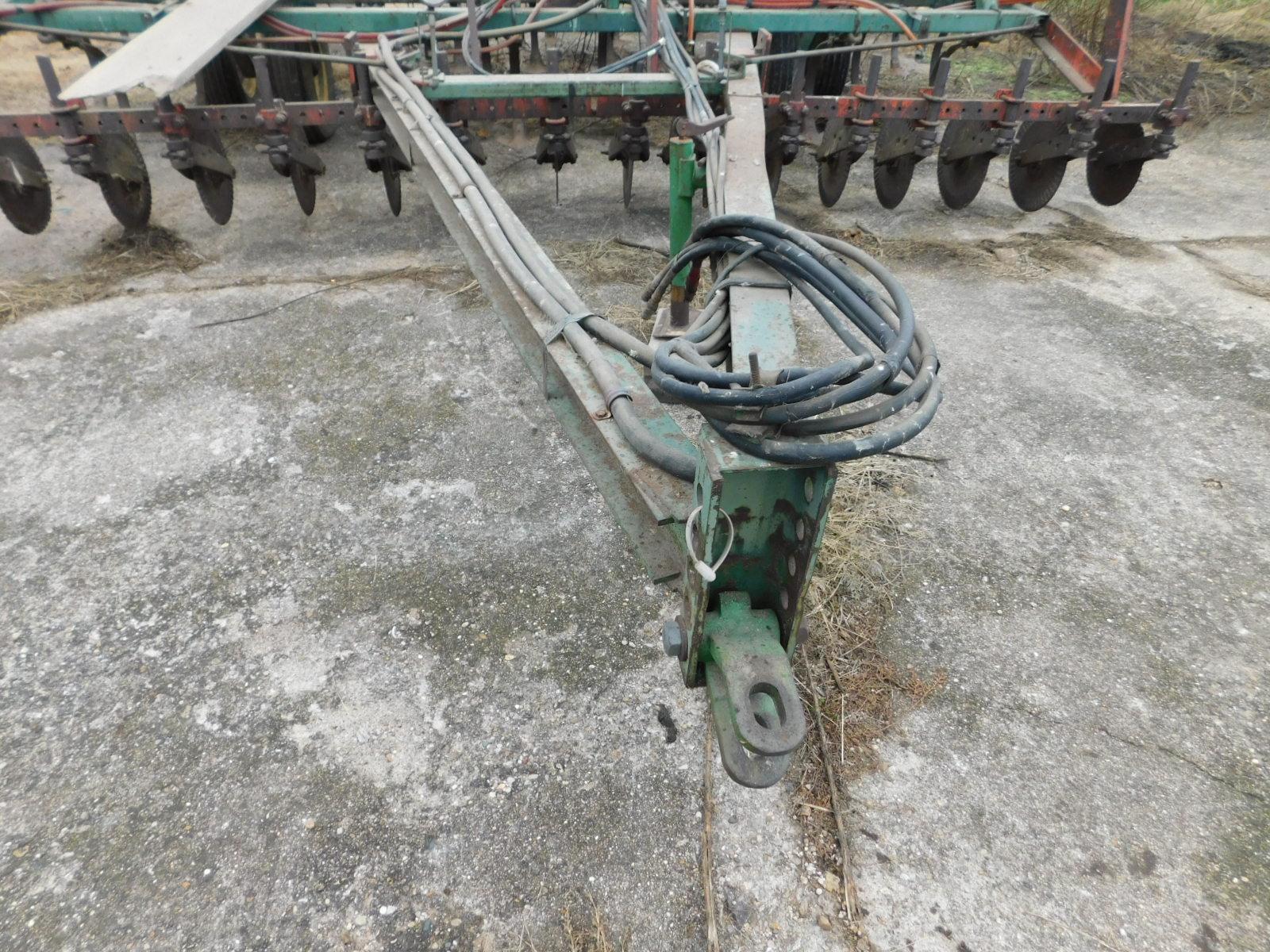 JOHN DEERE 1010 24FT FLAT FOLD FIELD CULTIVATOR