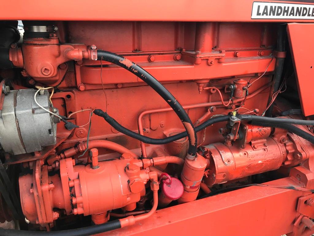 1972 ALLIS CHALMERS 210 OPEN STATION TRACTOR