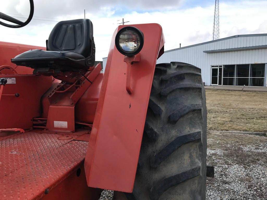 1972 ALLIS CHALMERS 210 OPEN STATION TRACTOR
