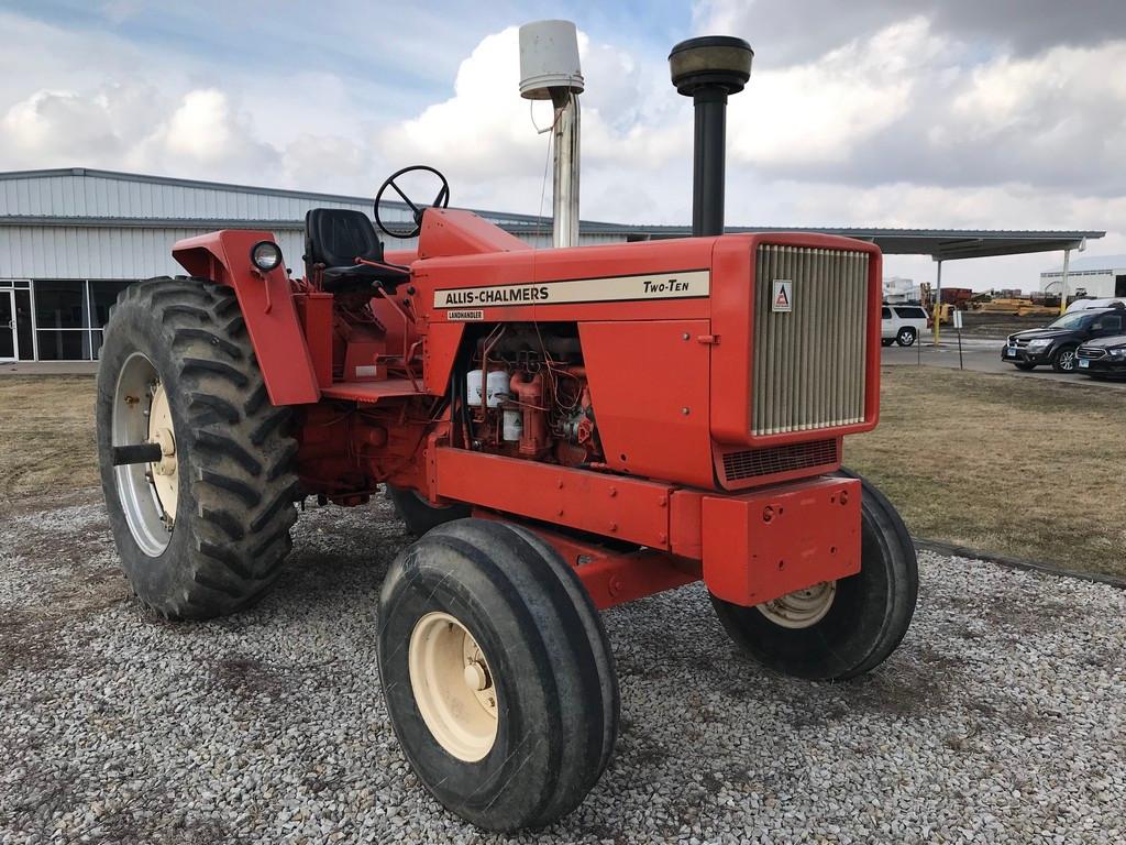 1972 ALLIS CHALMERS 210 OPEN STATION TRACTOR