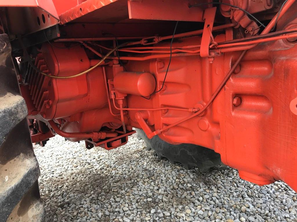 1972 ALLIS CHALMERS 210 OPEN STATION TRACTOR